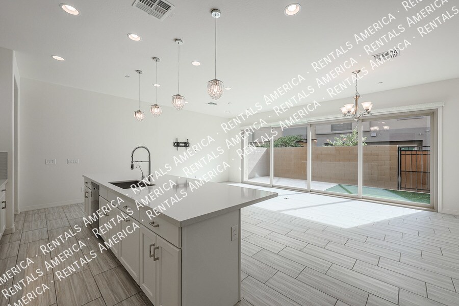 Primary Photo - ELEGANTE 3/2.5 +LOFT Townhome -Move In Ready
