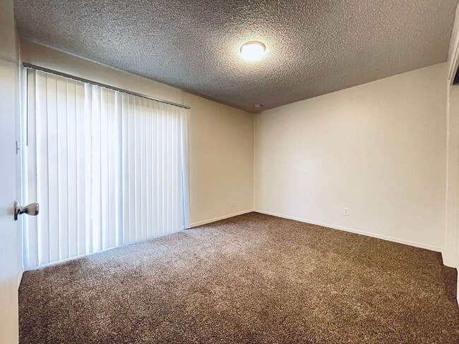 Building Photo - 4233 N Bengston Ave