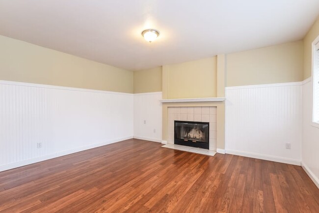 Building Photo - 3525 Crystal Ridge Dr SE