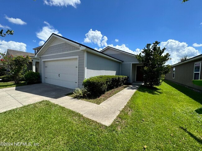 Foto del edificio - 8130 Meadow Walk Ln