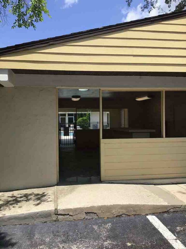 Community Pool - 2508 SW 35th Pl