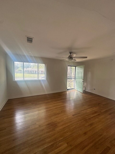 Building Photo - 5152 Dee Rd