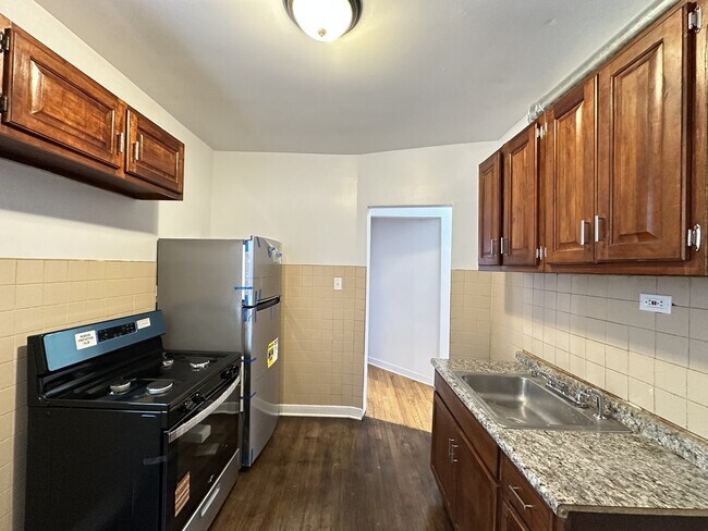 Foto del edificio - 7149 S Constance Ave