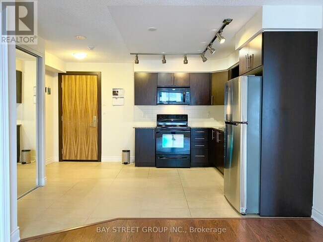 Photo du bâtiment - H-60-960 S Town Centre Blvd