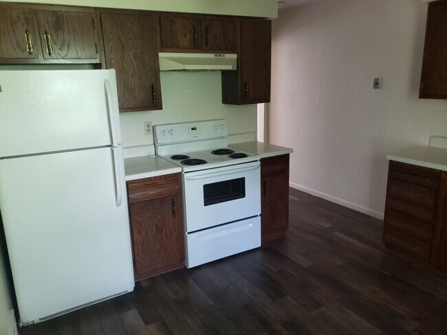 Foto del edificio - 2320-2318 E Lexington Blvd