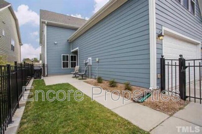 Photo - 2057 Aventon Ln House