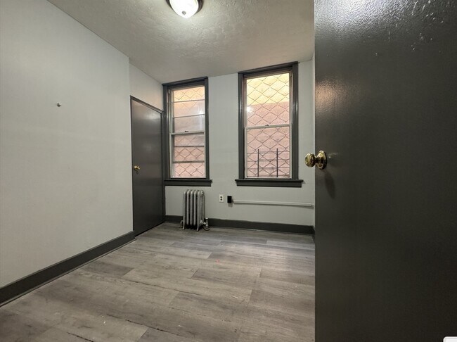 Foto del edificio - 154 Bayview Ave