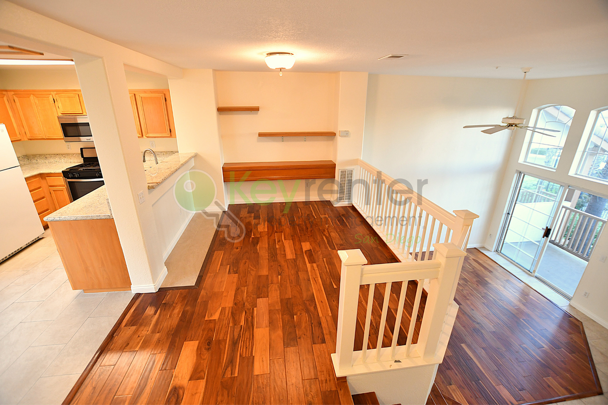 Primary Photo - Sorrento Vally| Multi level Townhome|Conve...