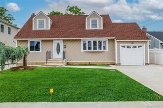 Building Photo - 3883 Franklin Ave