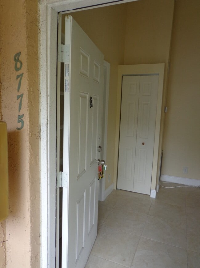 Charming condo 2 Bedrooms and 1 Bathroom In Sunrise, FL - Charming condo 2 Bedrooms and 1 Bathroom In Sunrise, FL