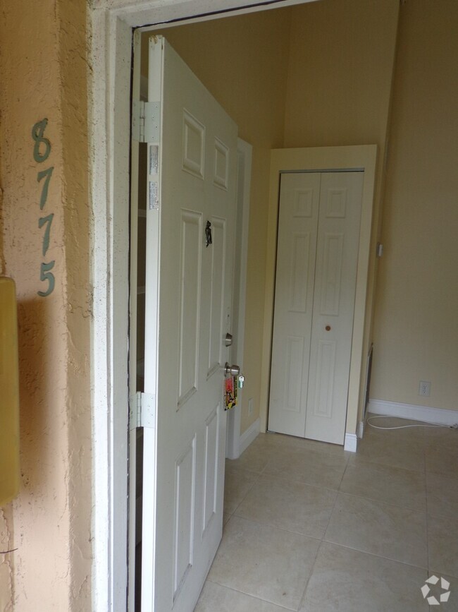 Building Photo - 8775 NW 39th St