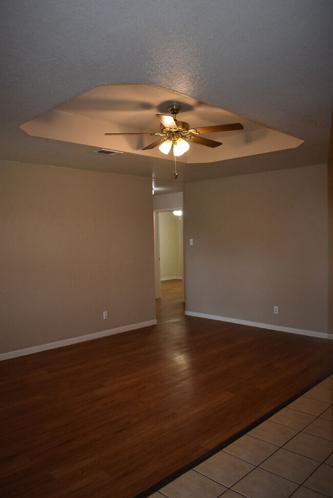 Foto del edificio - 837 Lakeview Dr