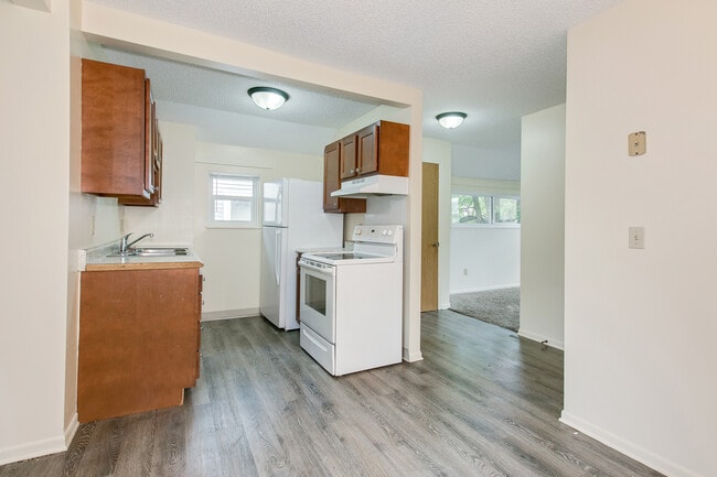 2618 Galley Kitchen - Riverside Homes