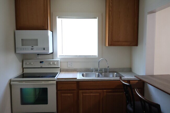 Foto del edificio - The Casita — Cozy 1-Bedroom Home with Utilities Included