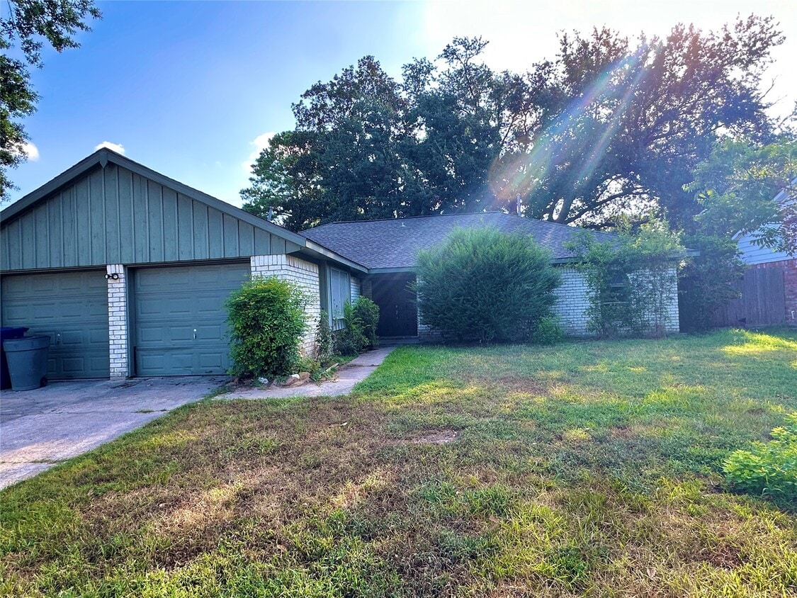 Primary Photo - 29410 Binefield St