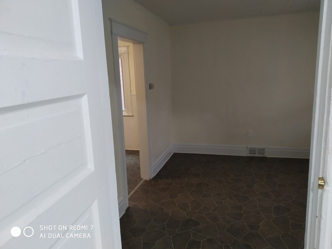 Primary Photo - 1622 Niagara St