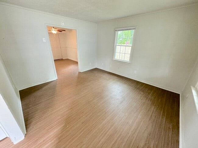 Building Photo - COME MEET YOUR NEW HOME! 2 BEDROOM APARTMENT IN PORTSMOUTH FOR RENT
