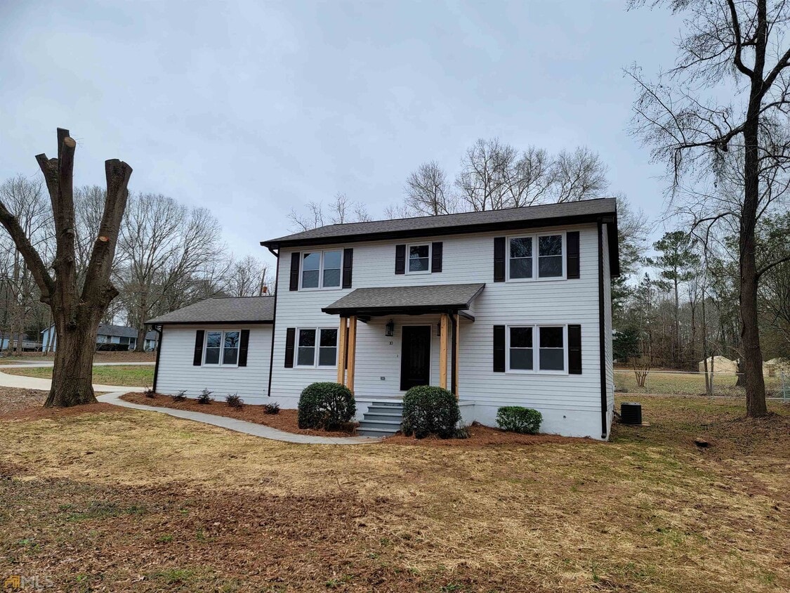 Primary Photo - 10 Gill Ln