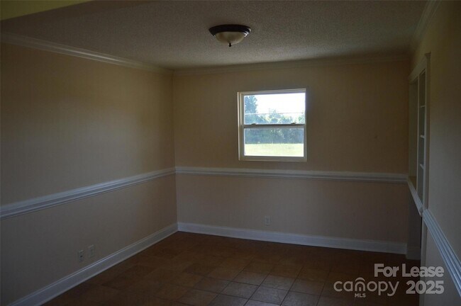 Foto del edificio - 2166 Old Mountain Rd