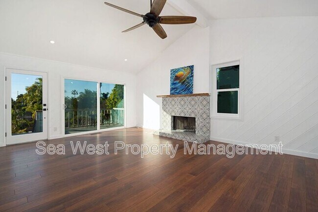 Building Photo - 733 Del Riego Ave.
