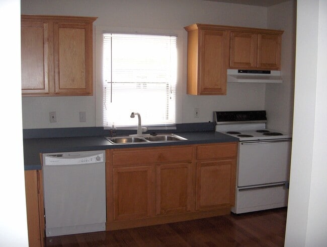 Kitchen - 1115 Granger Ave