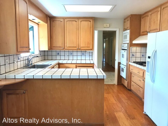Building Photo - 4 br, 2.5 bath House - 26535 Weston Drive