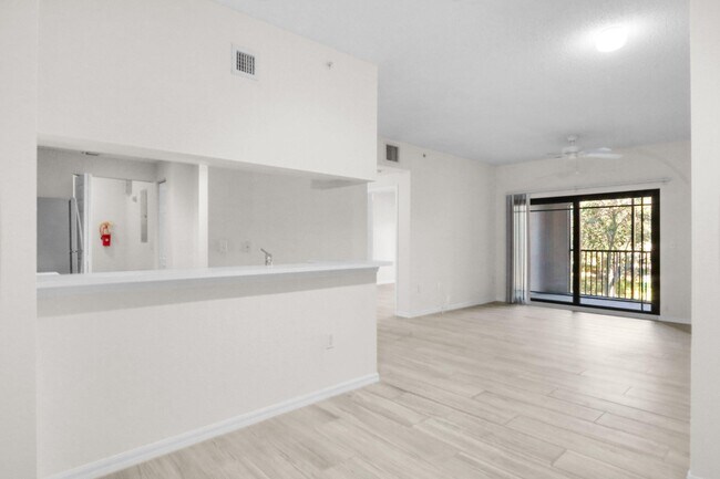Building Photo - 3022 Alcazar Pl