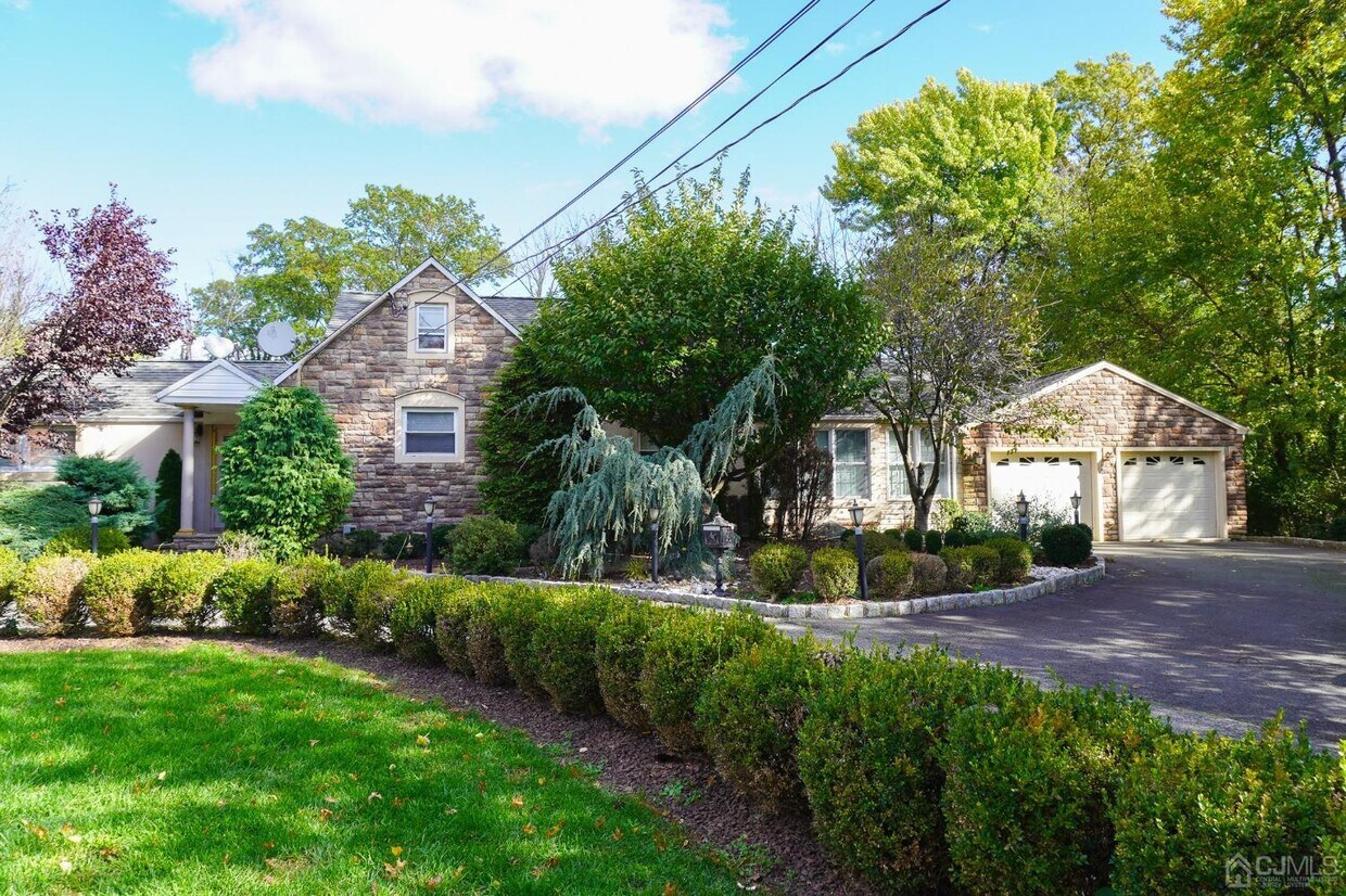 Primary Photo - 140 Meredith Rd