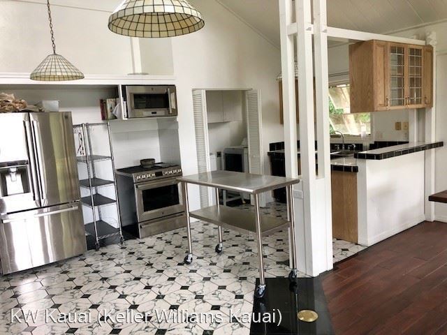 Building Photo - 3 br, 3 bath House - 5851 Lokelani Road