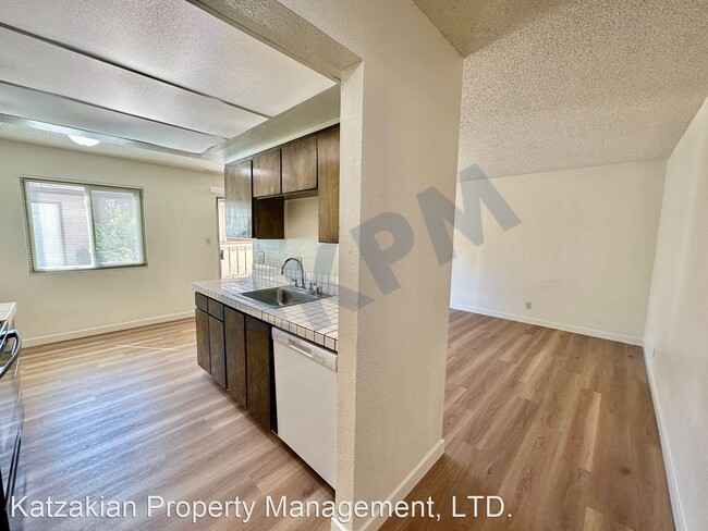Building Photo - 2 br, 1 bath House - 328 Northbank Ct. #29