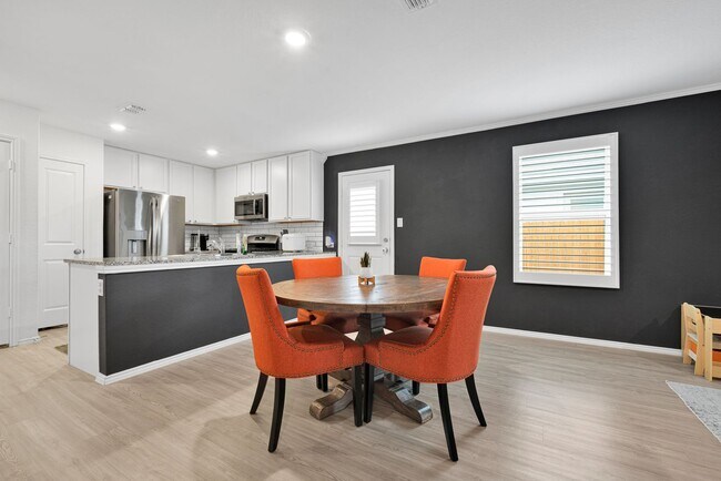 Building Photo - Cozy 3 Bedroom Home on San Antonio's Far West Side!