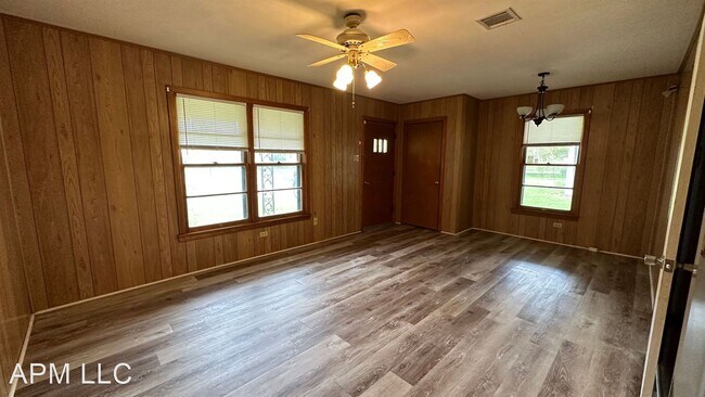 Foto del edificio - 3 br, 1 bath House - 2004 Filhoil Ave