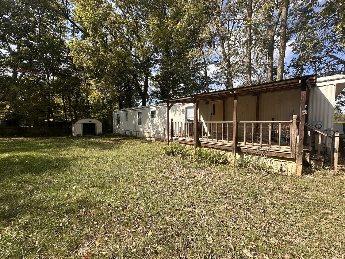 Primary Photo - 345 County Line Dr