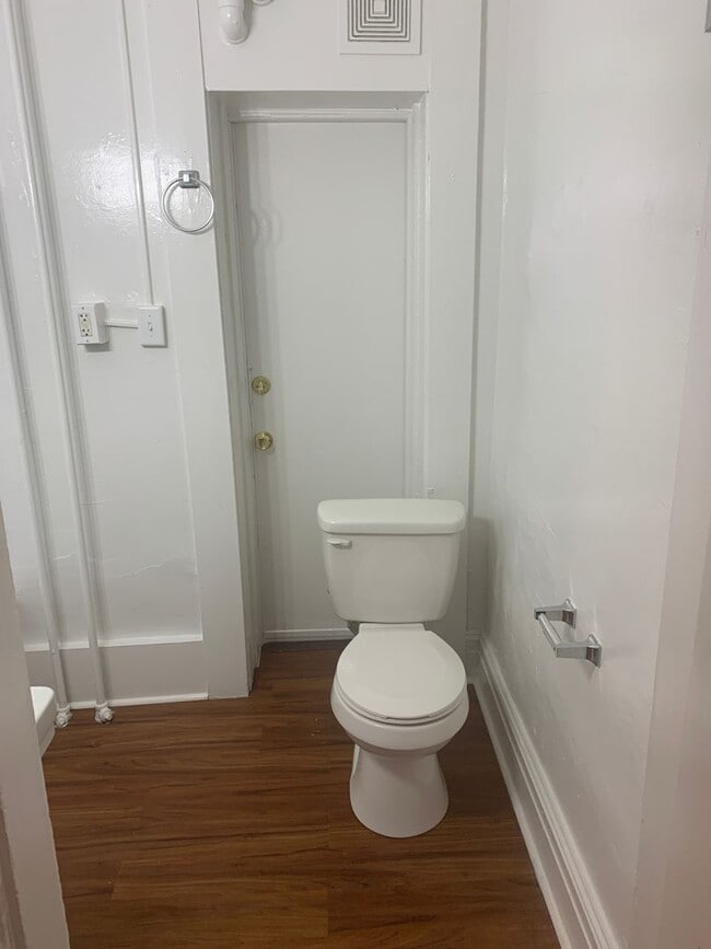 Building Photo - 1 Bedroom-York City SD