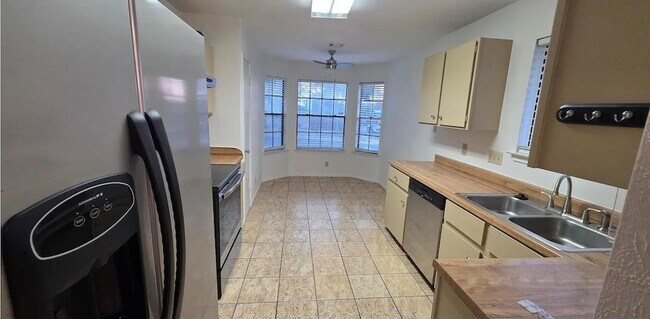 Building Photo - 1300 Tuffit Ln