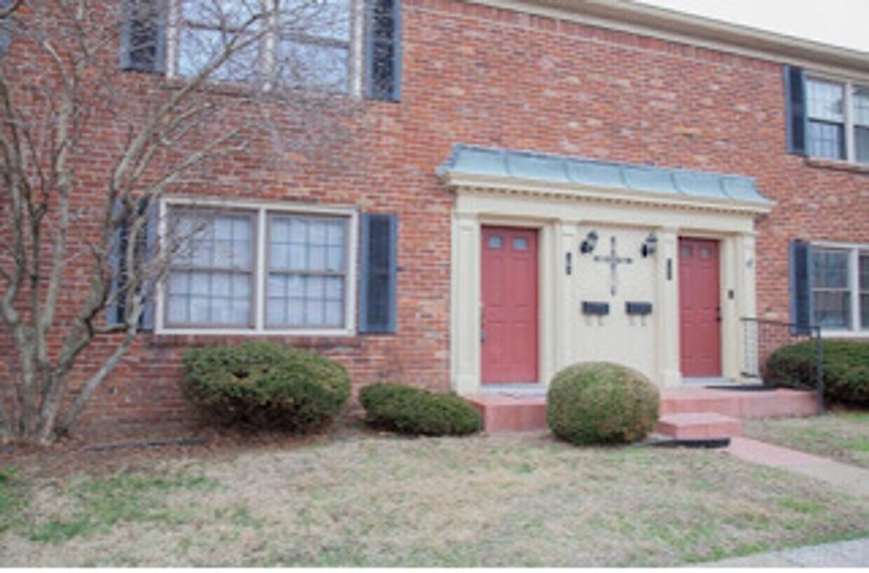 Primary Photo - 104 Buckingham Dr