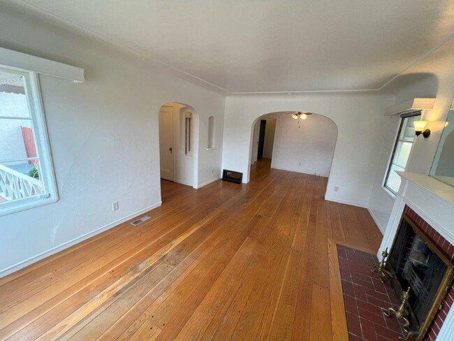 Foto del edificio - Nor Cal Realty Inc, - 3 Bd 2 bth home with...