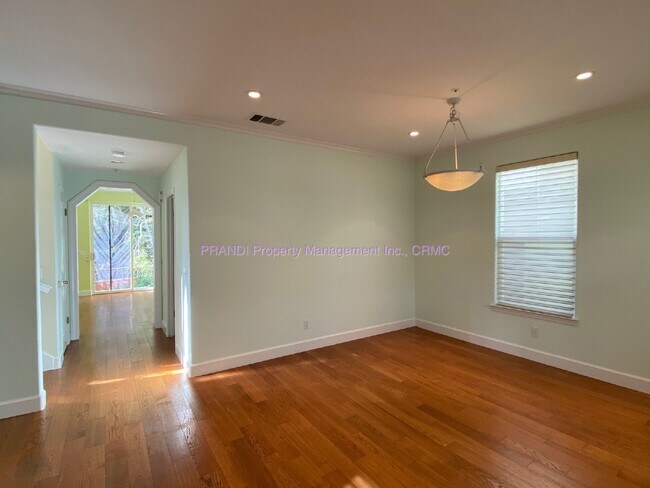 Photo - 11 June Ct Apartment