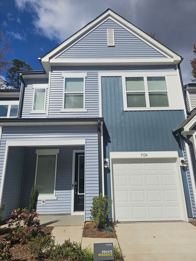 Primary Photo - Brand New Townhome in North Charlotte. Min...