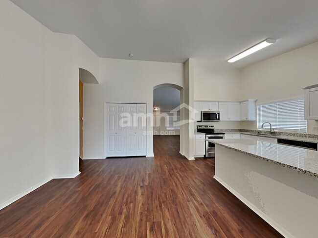 Building Photo - 11583 W Holly St