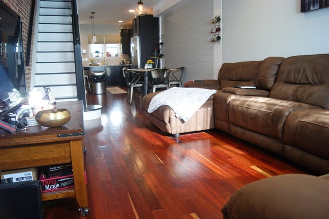 Foto del edificio - Charming 3 Bedroom/3 Bathroom Townhome in Canton, MD!