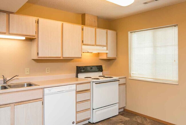 Foto del edificio - WestPointe Townhomes