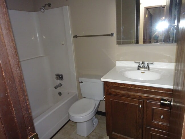 Building Photo - 404 Plaza Heights Rd