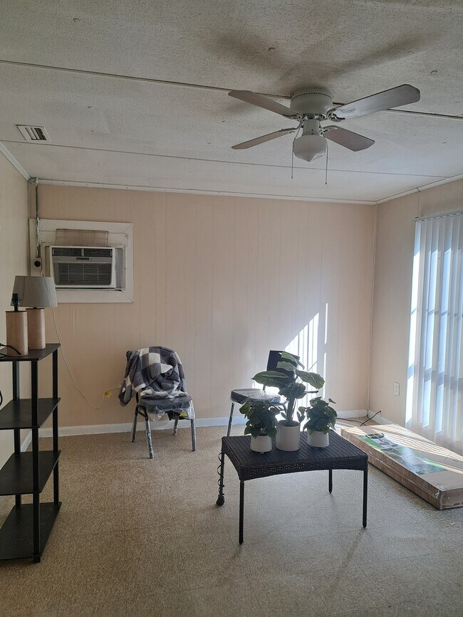 Building Photo - 2986 Walmar Dr