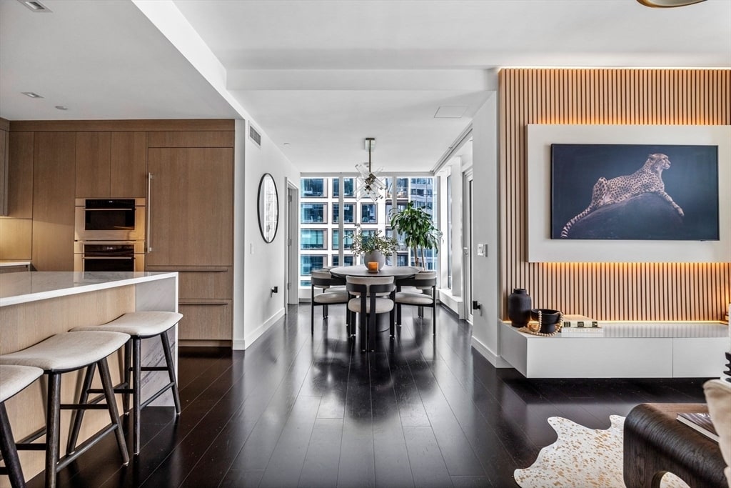 Foto principal - 150 Seaport Blvd