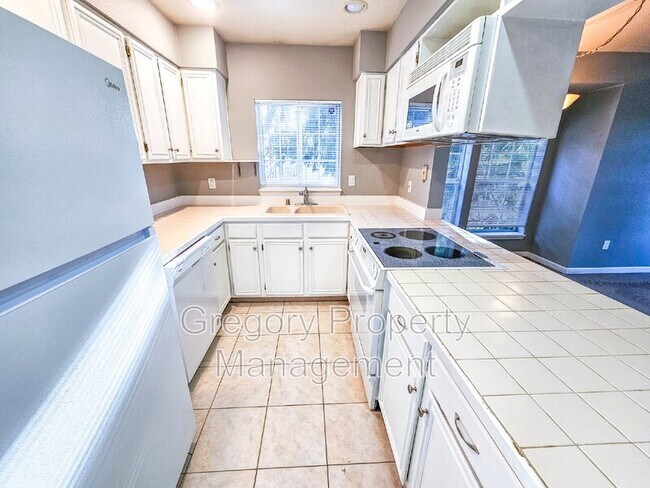 Foto del edificio - 2630 118th Ave SE
