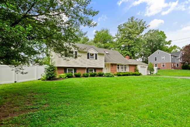 Building Photo - 566 S Old Middletown Rd