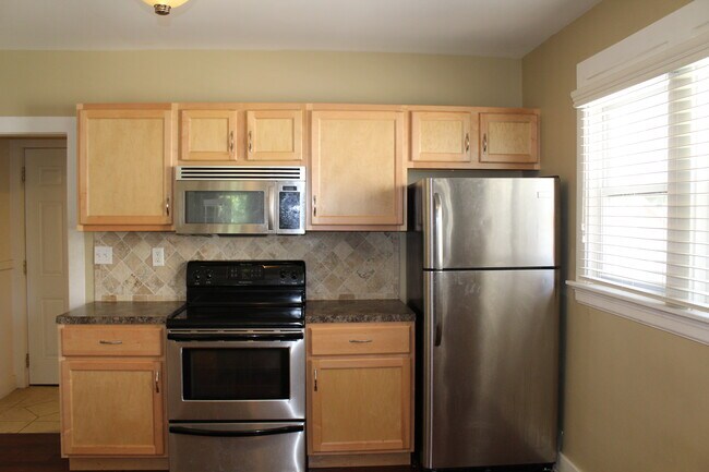 Foto del edificio - 813 Douglas St NW