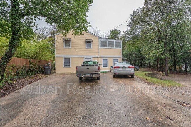 Foto del edificio - 1547 Heath St