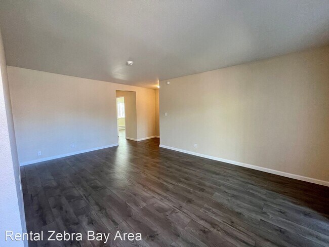 Foto del edificio - 2 br, 1 bath House - 233 Masters Ct. #2